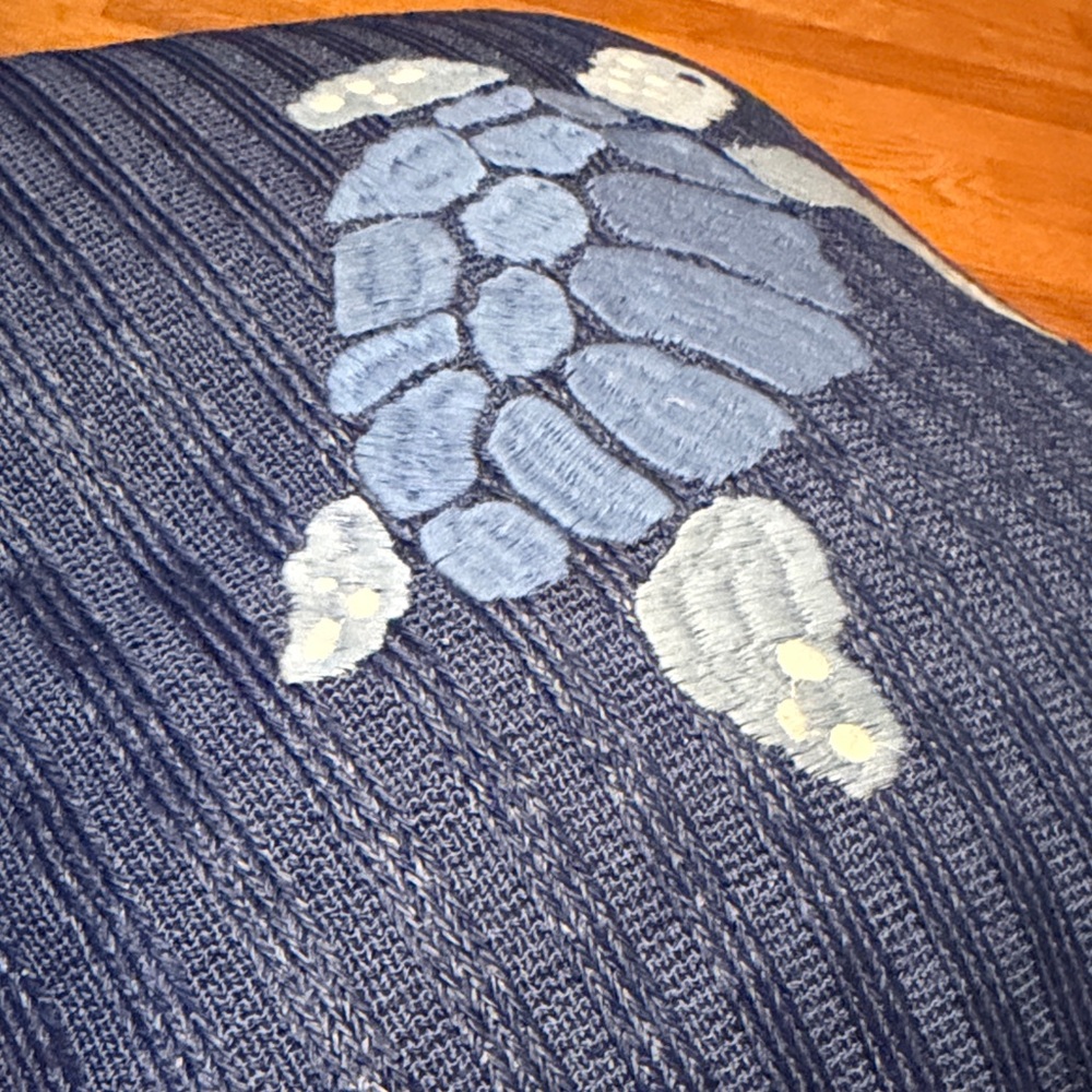 Vera Bradley Blue Sea Turtle Decorative Pillows NEW - Picture 7 of 14